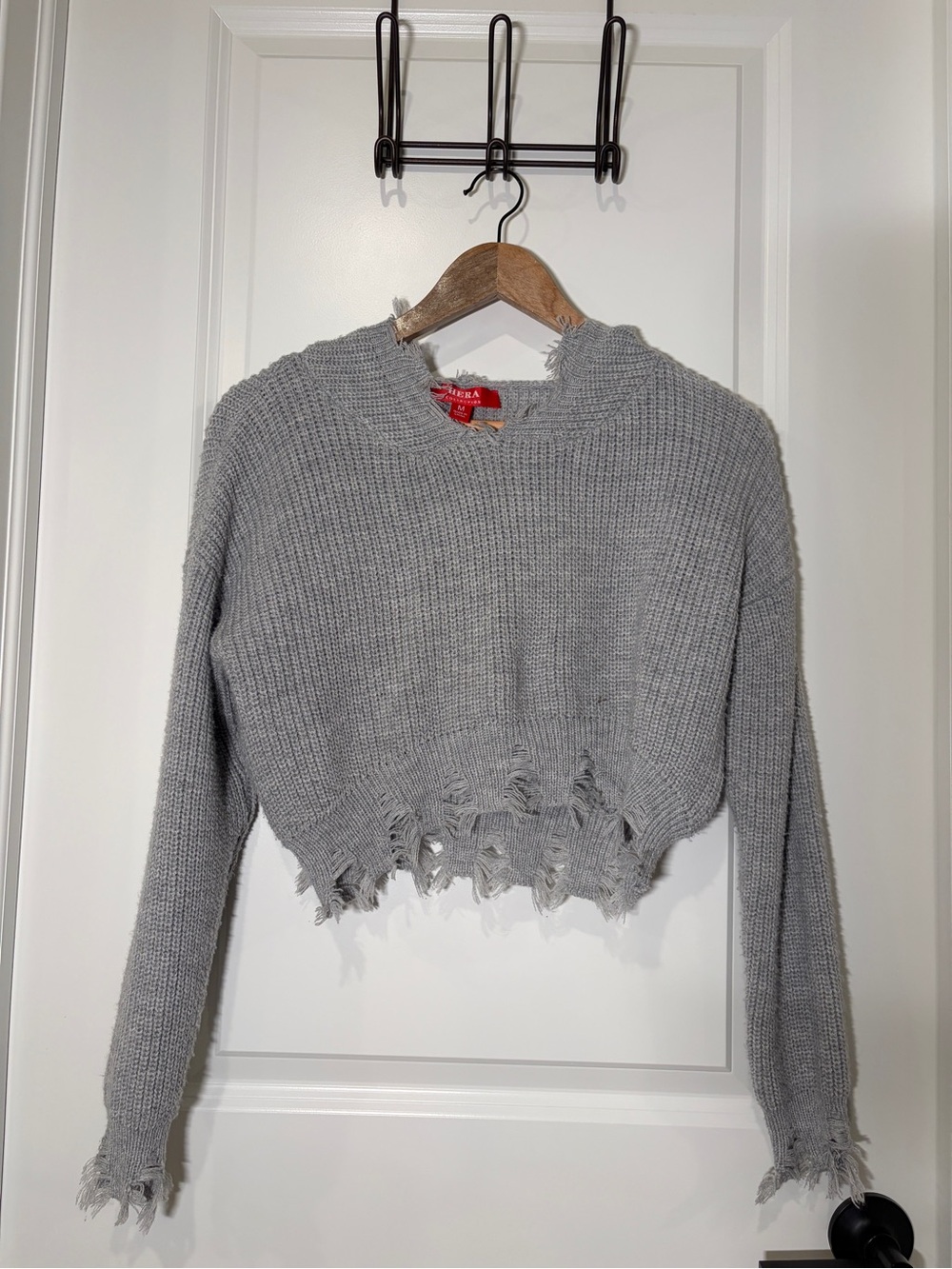 Hera Collection Gray Distressed Cropped Knit Pullover Sweater - Size M